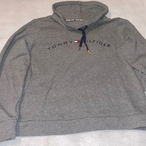 Tommy Hilfiger womens pullover size large